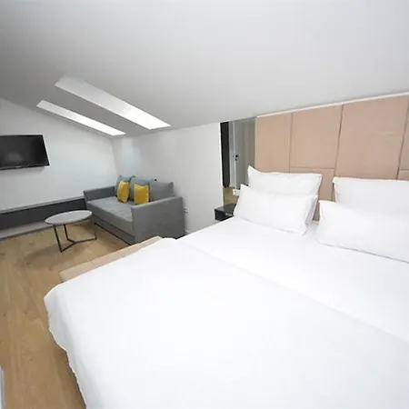 Miss Saray * Szarajevó